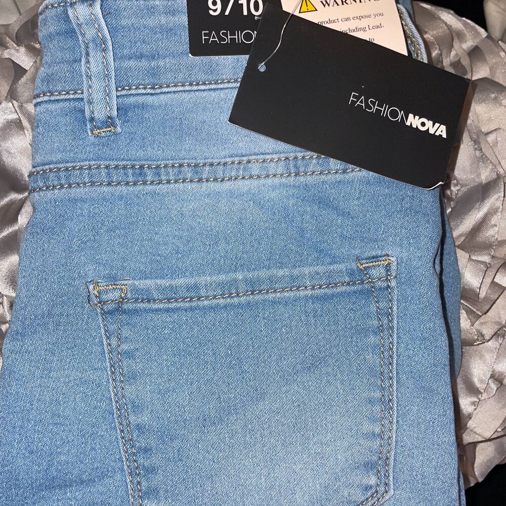 FASHION NOVA STRAIGHT LEG JEANS